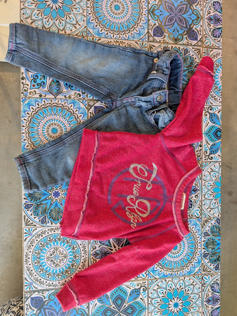 Girls Branded True Religion Outfit Pink Graphic Sweatshirt w Blue Skinny Jeans